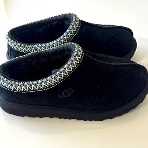 NEW UGG Black Slippers with Embroidered Trim